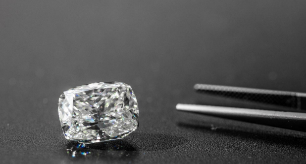 Sell Your Diamonds in Newport Beach, CA | Poli Jewelers