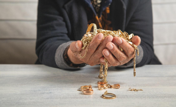 Sell Your Gold Jewelry for Cash in Newport Beach, CA